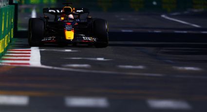 Verstappen gana el GP de Azerbaiyán 2022 con ‘ayuda’ de ‘Checo’ Pérez y Red Bull