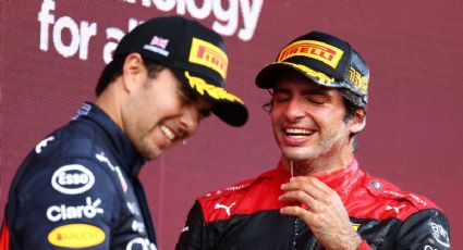 “Güey, qué guapo compartir podio”, Sainz recuerda 'felicitación mexicana' de ‘Checo’