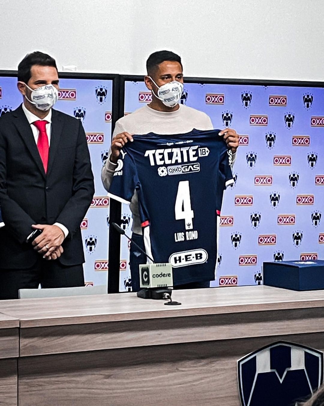 Luis Romo con Rayados