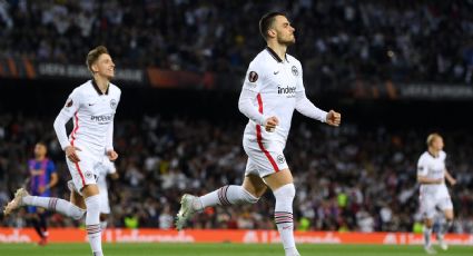 Penal al 4' y GOLAZO de Santos Borré dan ventaja al Eintracht sobre Barcelona