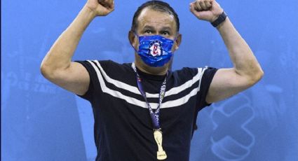 Afición de Cruz Azul "felicita" a Juan Reynoso por ser nuevo técnico de Perú