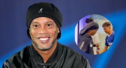 VIDEO: Ronaldinho se enoja y se desquita con aficionado que le hizo un túnel