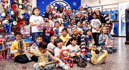 América: Quiñones y otras figuras del equipo se disfrazan de Santa Claus para niños