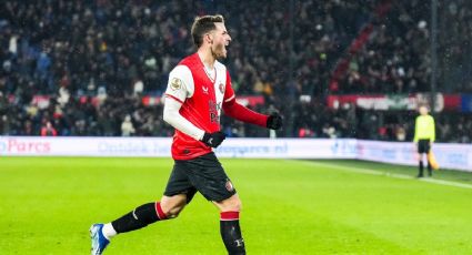 Santiago Giménez hace historia en la Eredivisie y rompe récord de Luis Suárez