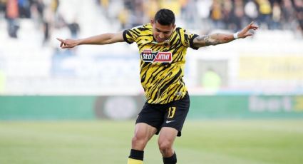 Orbelín Pineda anota en la goleada del AEK Atenas sobre Volos y se coronan campeones de Grecia