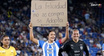 Rayadas promueve la adopción de perritos en pleno protocolo de la Liga MX Femenil